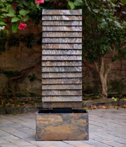 Climaqua Naturschiefer-Wasserwand Ava 15 Climaqua Naturschiefer-Wasserwand Ava -Elho Aussenbereich Geschaft 6645972 WE MO 001 ClimaquaWasserwandAvaMRusty